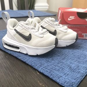 Infant/toddler size 3C Nike air max intrlk lite white/black sneakers